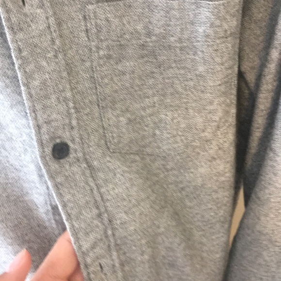 H&M grey button down shirt - Picture 4 of 4